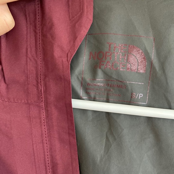 The North Face Burgundy Rain Shell Jacket - Picture 2 of 5
